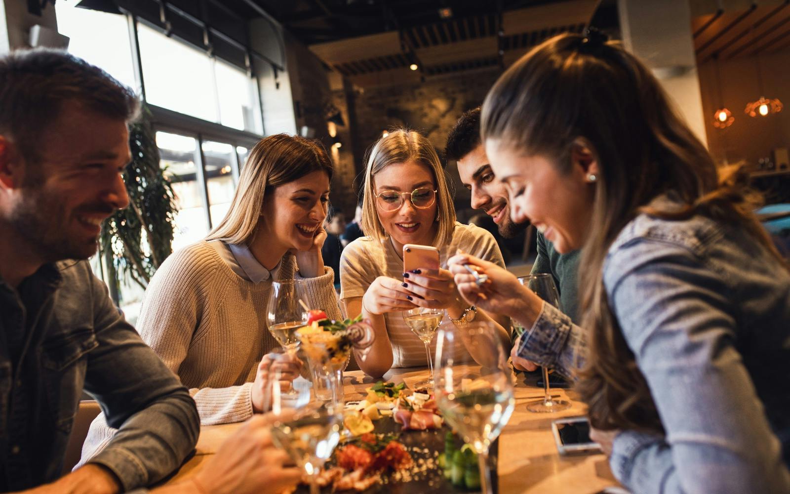 Photo: Restaurant Diners